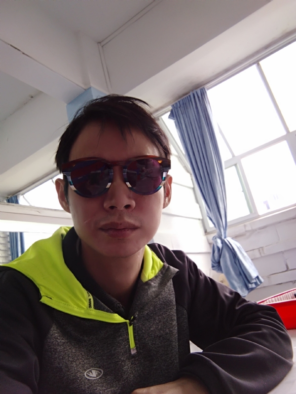 五华移民男的第一张照片--上饶相亲服务中心