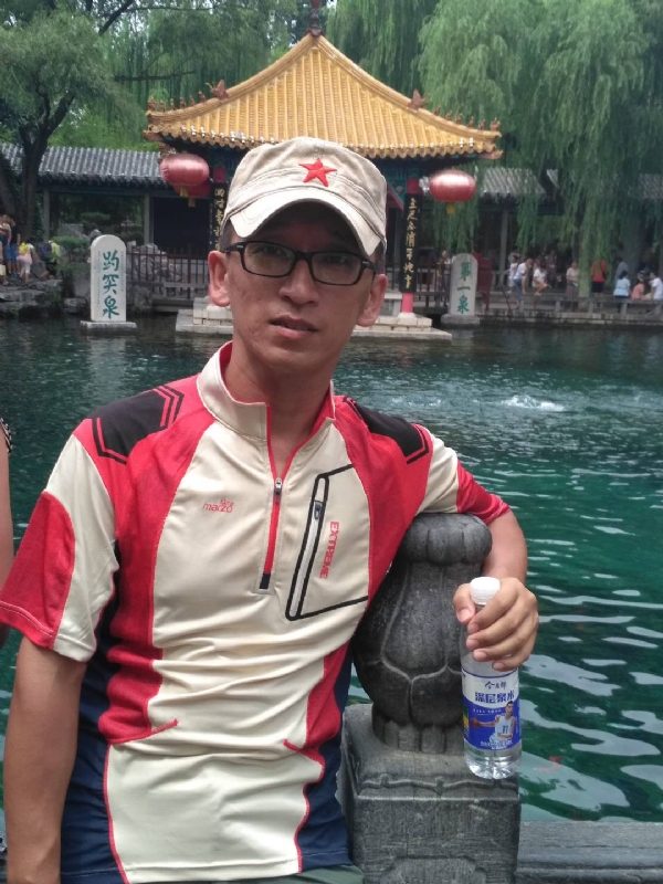 晓峰的第一张照片--上饶相亲服务中心