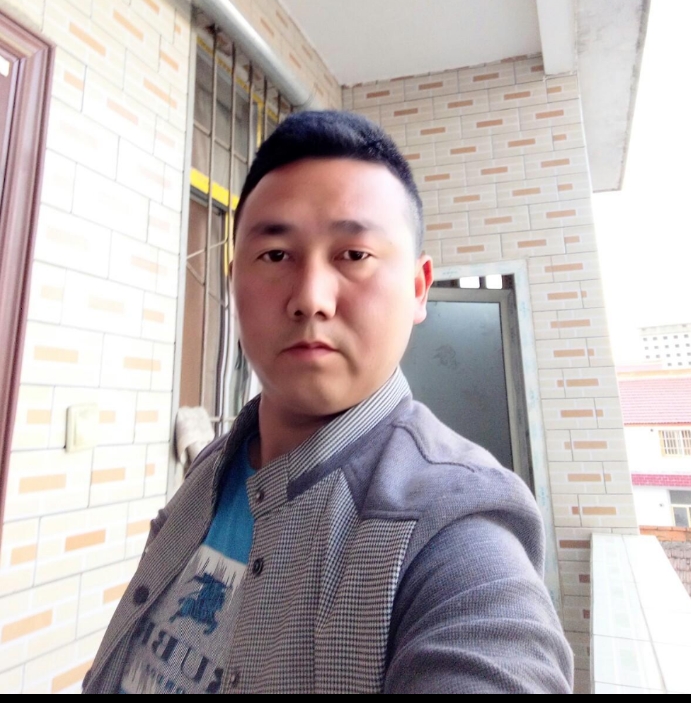 帅帅的大叔的第一张照片--上饶相亲服务中心